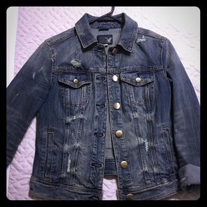 AE M stretchy distressed jean jacket